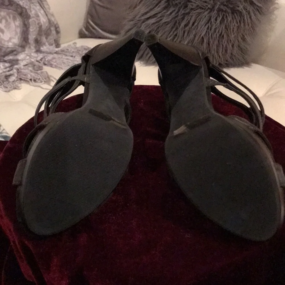 Qupid Black Strappy Heels Platform Sandals Ankle Strap Stiletto NWOT Size 8.5 - Picture 5 of 7